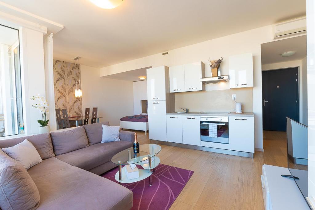 Panoramaview/31Thfloor!/Luxury/Wifi/Parking Apartment บราติสลาวา ภายนอก รูปภาพ